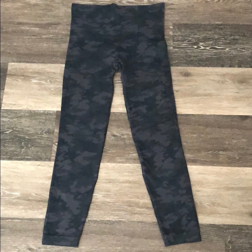 Spanx Look at Me Now Seamless Camo Leggings.